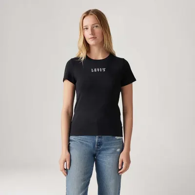 Camiseta Levi's® Essential Preta Manga Curta