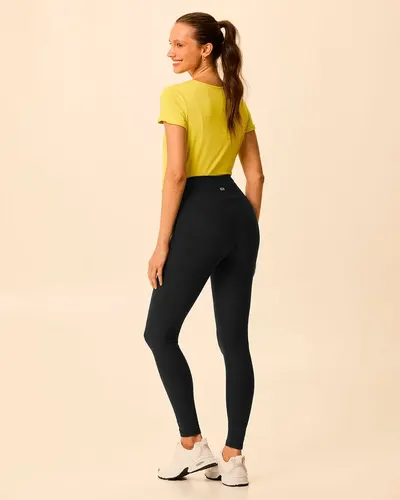 Calça Legging Esportiva Feminina Em Malha Com Proteção UV50+ Malwee Active (PRETA) P