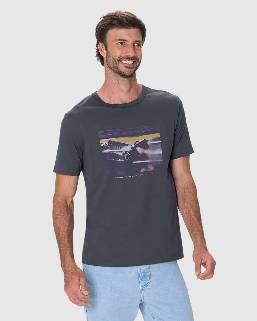 Camiseta Masculina Regular Estampada Em Algodão (CINZA ESCURO) GG