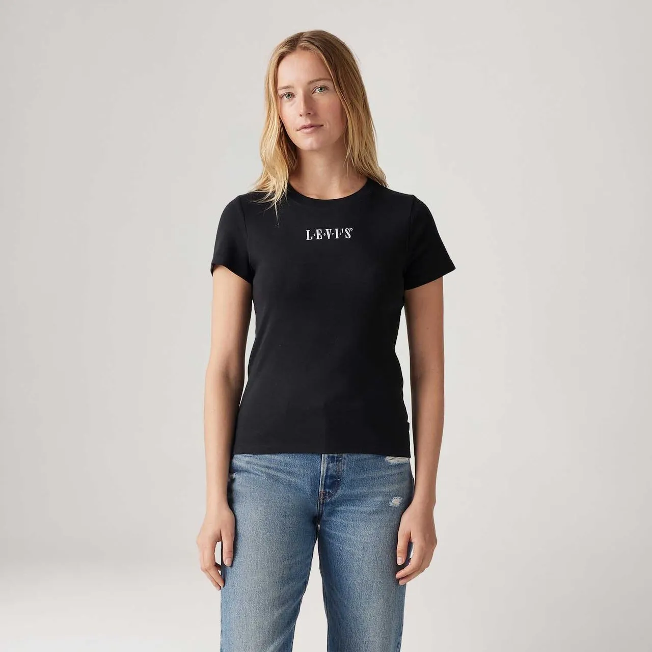 Camiseta Levi's® Essential Preta Manga Curta